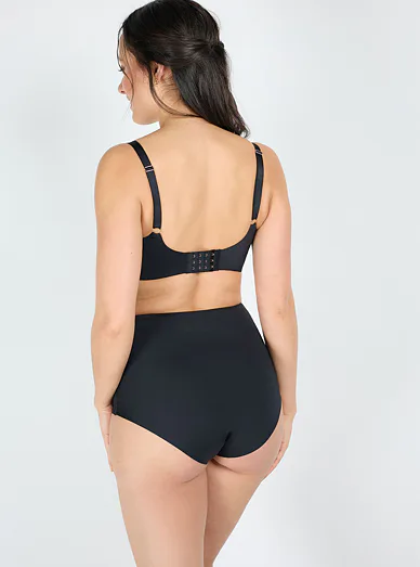 Dorina Essensual vyztužená podprsenka s kosticí černá - černá